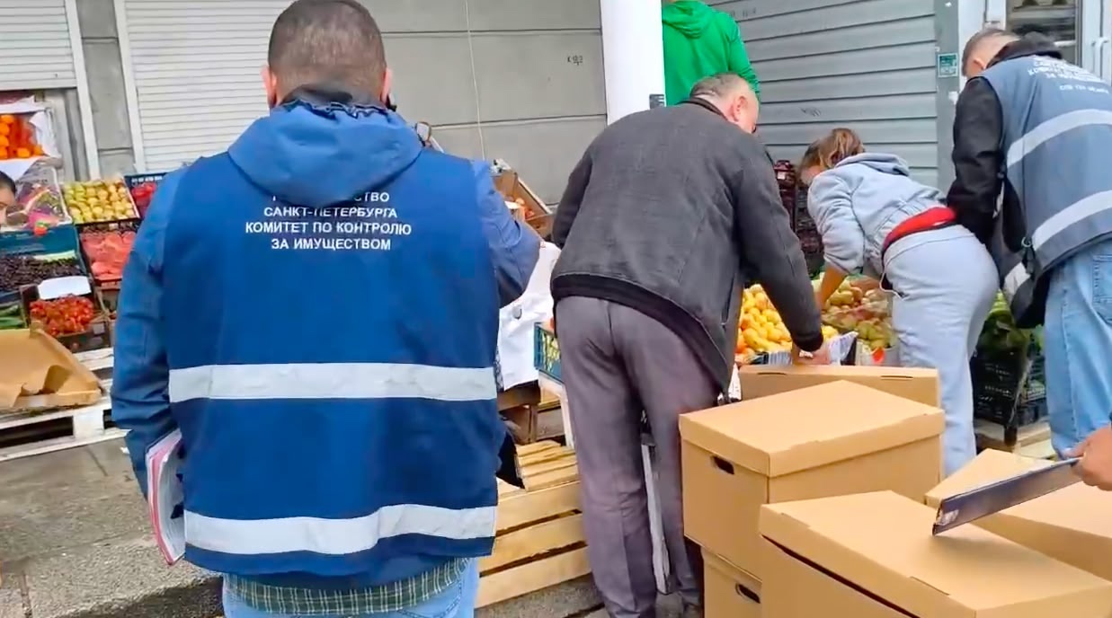 В Петербурге за июнь пресекли около 40 случаев незаконной уличной торговли