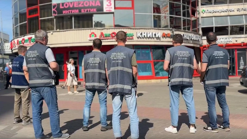 В Петербурге демонтируют торговые объекты у метро «Приморская» и «Удельная»
