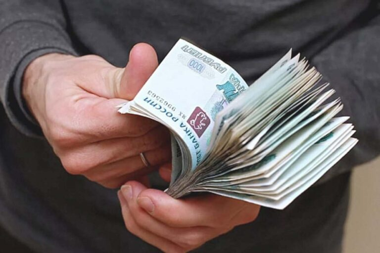 Кому ограничат переводы с карту на карту